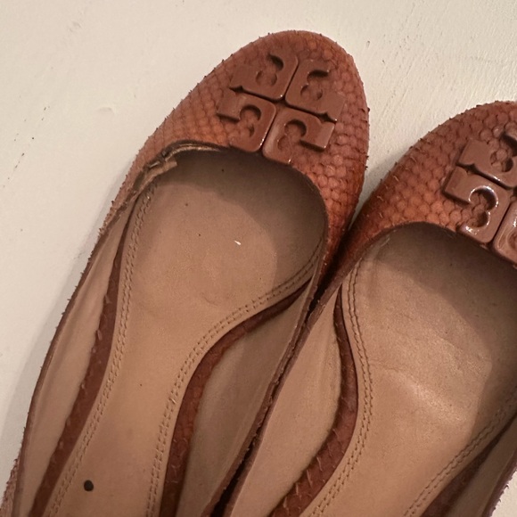 Tory Burch Flats Lowell 2 Brown Glossy Snake size 9 - Picture 3 of 3